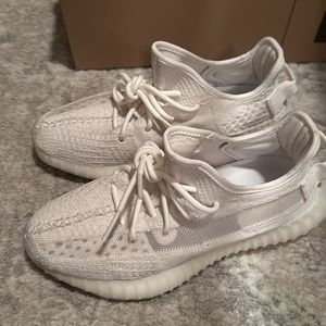 Yeezy Boost 350 V2 in Bone